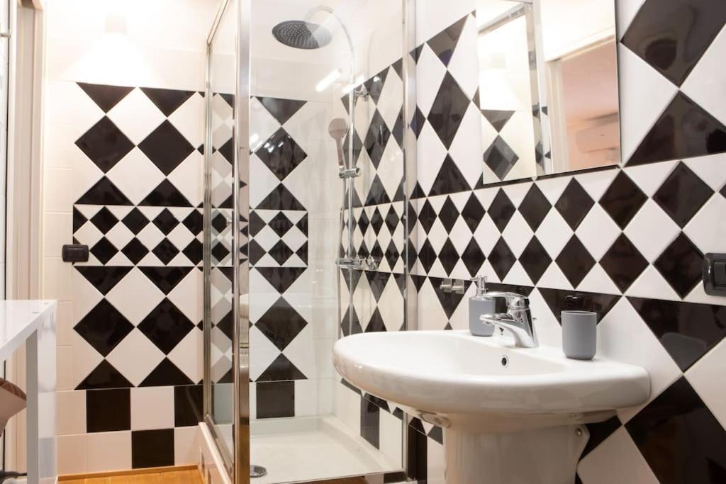 Comfortable Flat In Porta Romana Milan Bagian luar foto