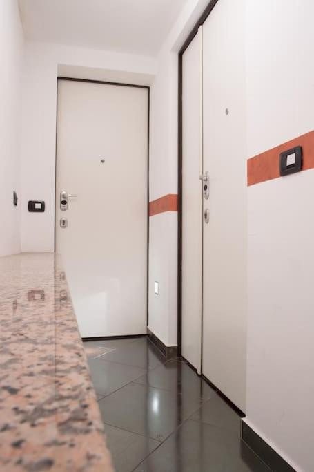 Comfortable Flat In Porta Romana Milan Bagian luar foto